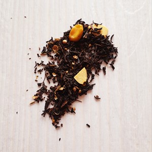 Almond and pistachio loose leaf tea